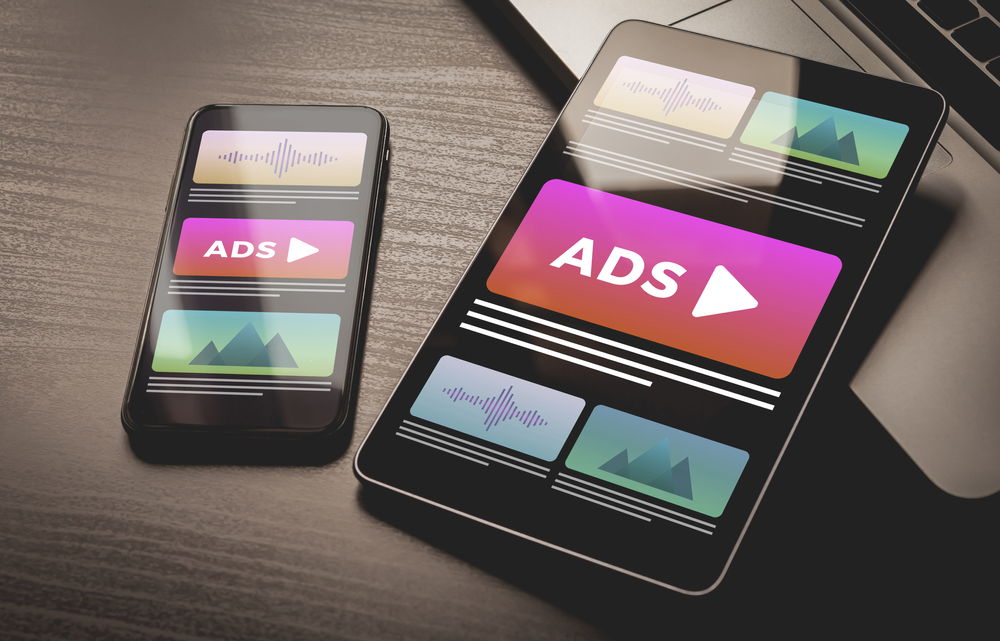Programmatic,Advertising,Concept.,Youtube,Online,Native,Targeting,Ads,Marketing,Strategy. Mobile phones with Advertising campaign