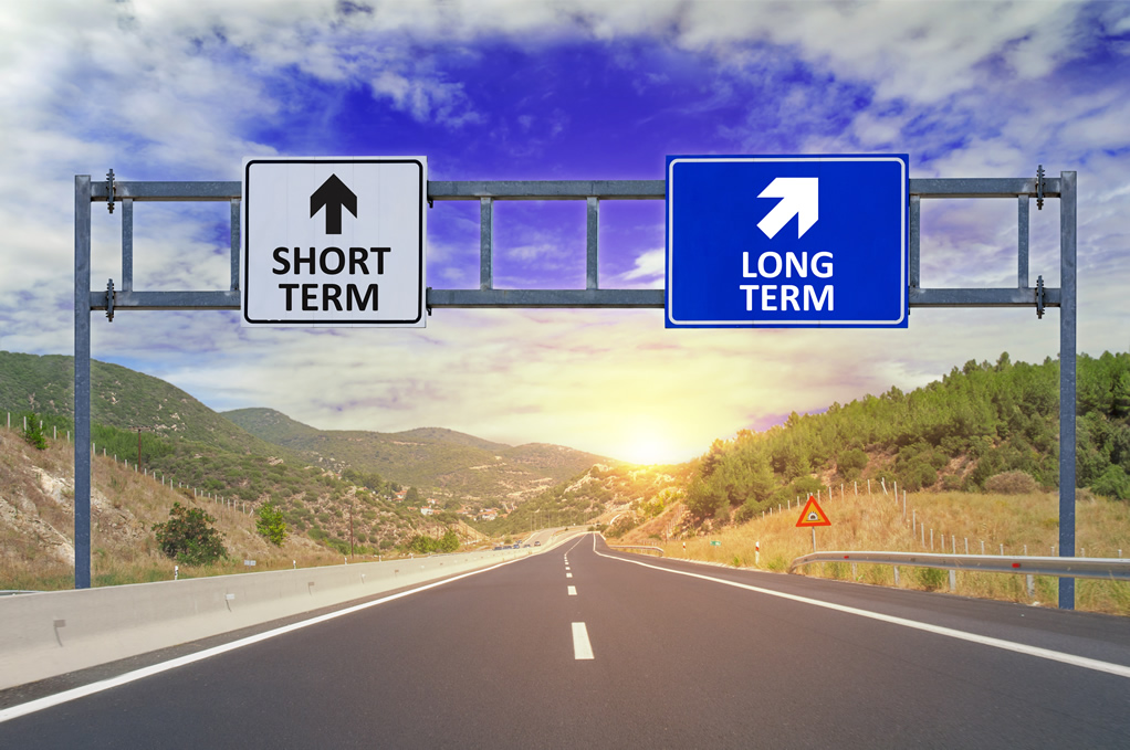 Short-term and long-term marketing goals Short-term and long-term marketing goals